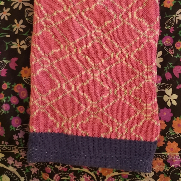 2 female puppy sweaters - Picture 2 of 6